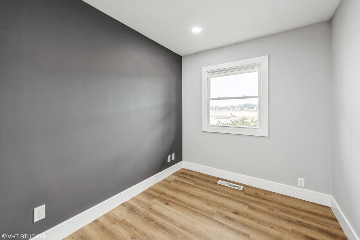 711 N 1st St, Dekalb, IL à louer Photo intérieure– Image 1 sur 8