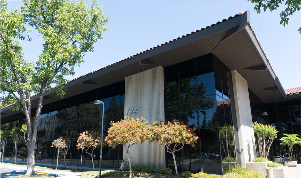 350 N Wiget Ln, Walnut Creek, CA à louer - Photo de l’immeuble – Image 1 sur 7