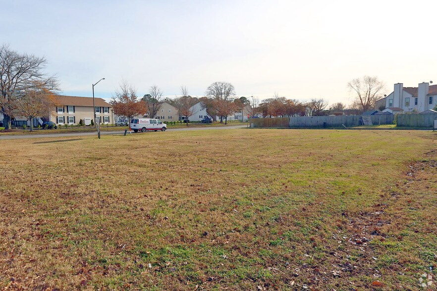 S PLAZA Trl, Virginia Beach, VA à vendre - Photo de l’immeuble – Image 3 sur 3