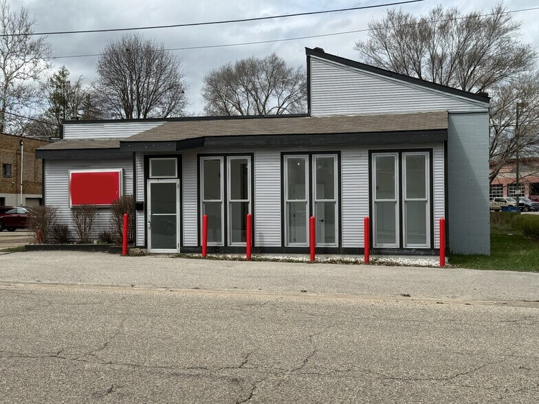 115 Hemlock St, Big Rapids, MI à vendre - Photo principale – Image 1 sur 7