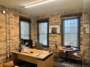 1902 N Avenida Republica de Cuba, Tampa, FL à louer Photo intérieure– Image 2 sur 6