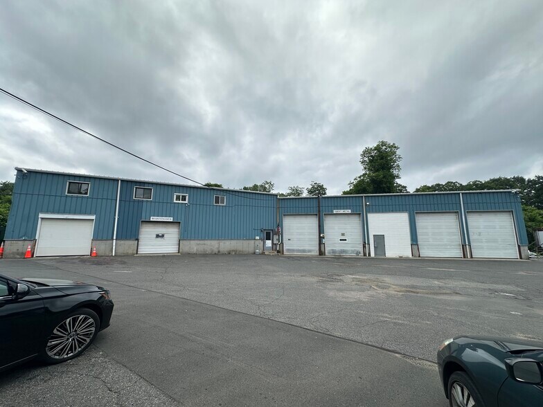 1635 Page Blvd, Springfield, MA à louer - Photo de l’immeuble – Image 3 sur 6