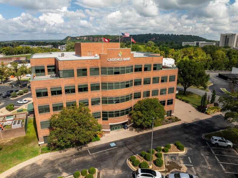 2800 Cantrell Rd, Little Rock, AR à louer - Photo de l’immeuble – Image 2 sur 6