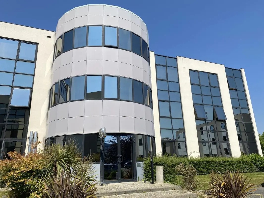 Bureau dans Saint-Grégoire à louer Photo de l’immeuble– Image 1 sur 14