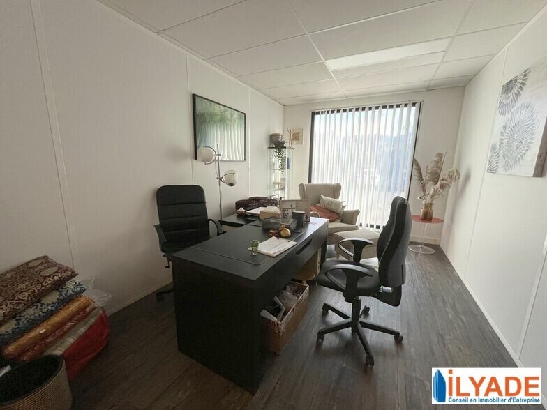 Bureau dans Aubagne à vendre - Photo intérieure – Image 3 sur 12