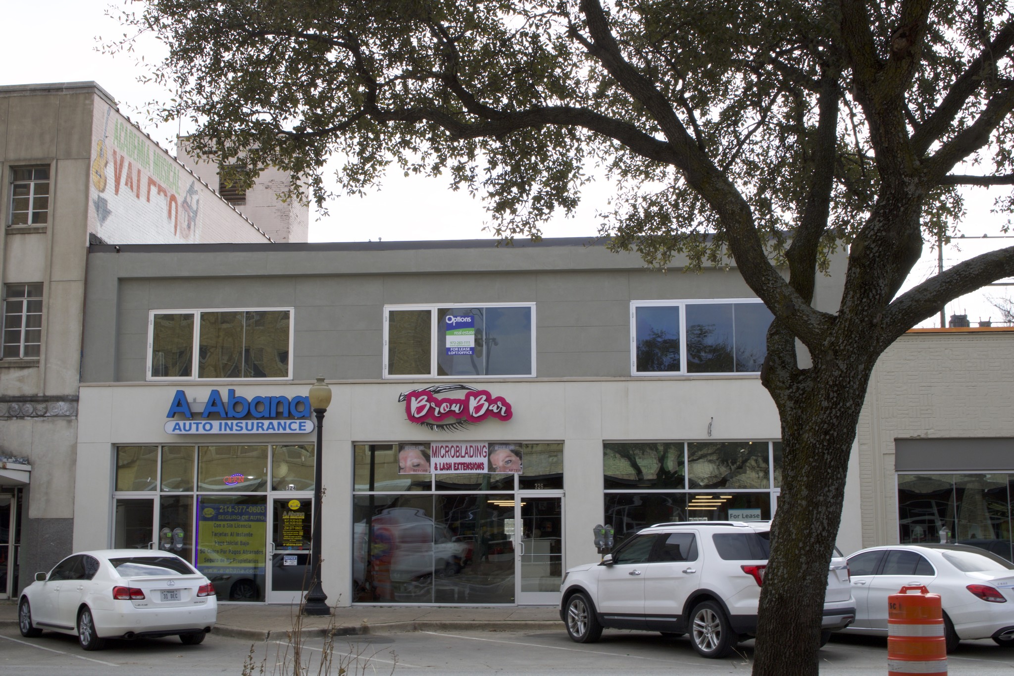 324-326 W Jefferson Blvd, Dallas, TX à louer Photo de l’immeuble– Image 1 sur 18