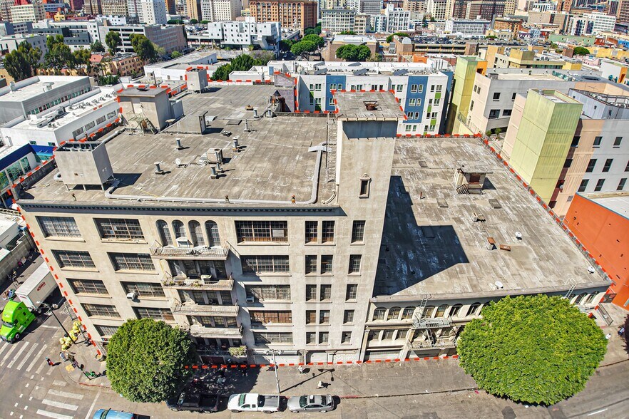 421 E 6th St, Los Angeles, CA à vendre - Photo de l’immeuble – Image 3 sur 22