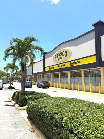 6500 W 4TH Ave, Hialeah, FL à louer - Photo de l’immeuble – Image 2 sur 6