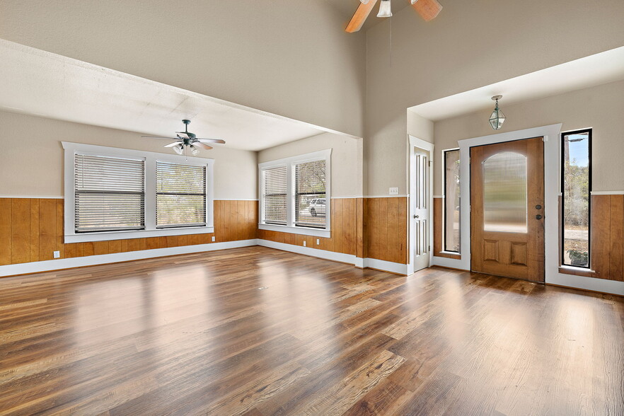 3480 Jack C Hays Trl, Buda, TX à louer - Photo de l’immeuble – Image 3 sur 12
