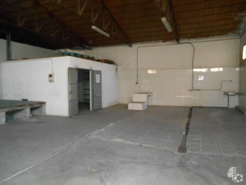 Industriel/Logistique dans Yunquera de Henares, Guadalajara à vendre - Photo de l’immeuble – Image 1 sur 5