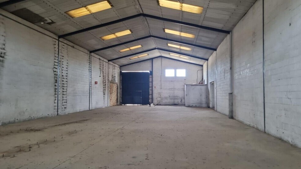 Calle la Red Doce, Alcala de Guadaira, Polígonos, 9, SEVILLA, Sevilla à louer - Photo de l’immeuble – Image 3 sur 7