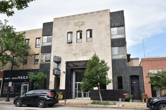 4001-4015 N Oakland Ave, Milwaukee, WI à louer Photo de l’immeuble– Image 1 sur 13