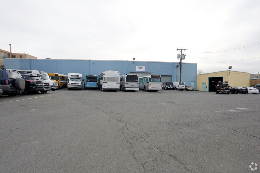 1-29 Lister Ave, Newark, NJ à louer - Photo de l’immeuble – Image 3 sur 5