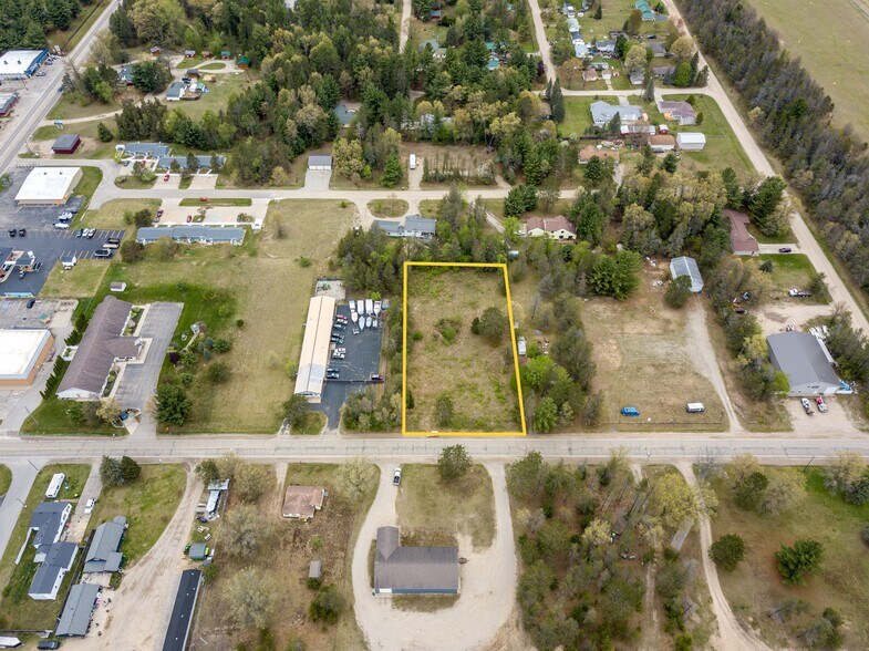 10153 E Airport Rd, Saint Helen, MI à vendre - Photo de l’immeuble – Image 3 sur 10
