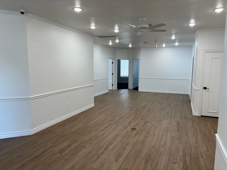817 Irish Ln, Edmond, OK à vendre - Photo intérieure – Image 2 sur 8