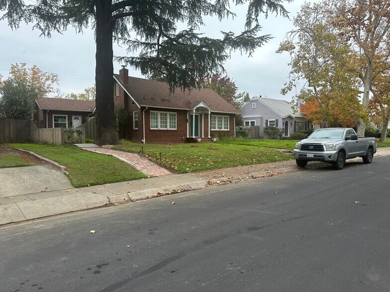 150 W Stadium Dr, Stockton, CA à vendre - Photo de l’immeuble – Image 2 sur 117