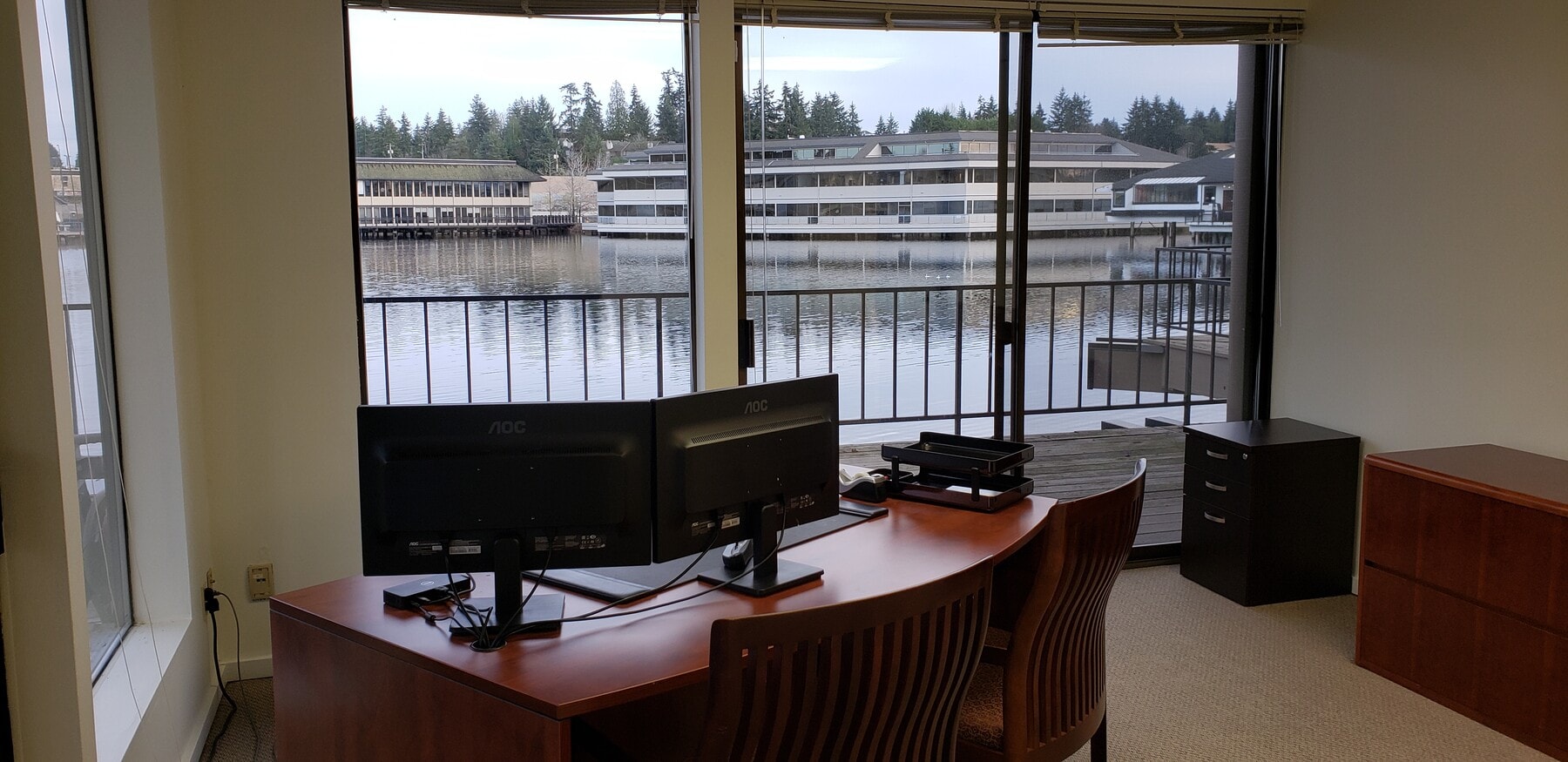 9 Lake Bellevue Dr, Bellevue, WA 98005 - Lot 118 -  - Photo intérieure - Image 2 of 2
