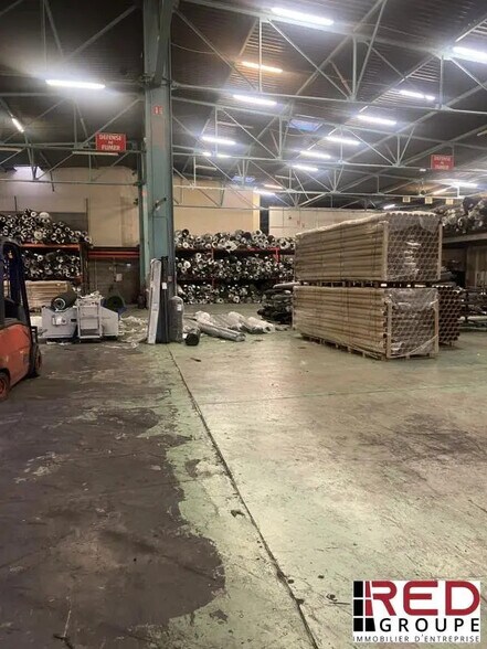 Industriel/Logistique dans Aubagne à louer - Photo de l’immeuble – Image 1 sur 1