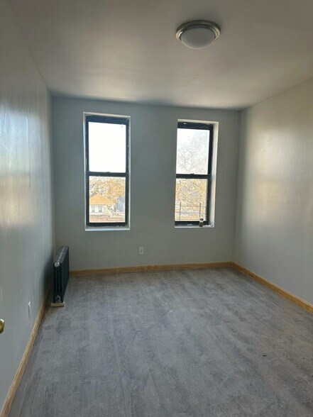 1852-1854 67th St, Brooklyn, NY à vendre - Photo de l’immeuble – Image 3 sur 8