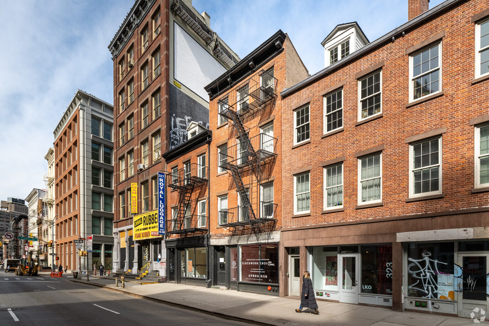 325 Canal St, New York, NY à louer Photo de l’immeuble– Image 1 sur 3