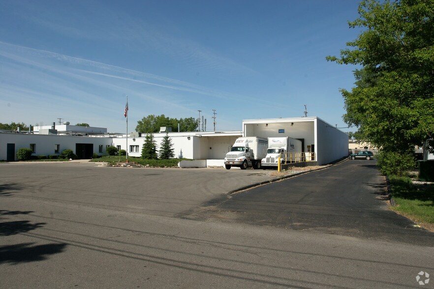 4917 Dawn Ave, East Lansing, MI à vendre - Photo de l’immeuble – Image 3 sur 6