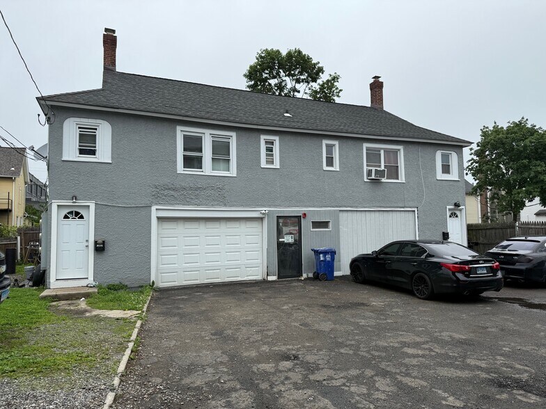 61 Van Zant St, Norwalk, CT à louer - Photo de l’immeuble – Image 1 sur 4