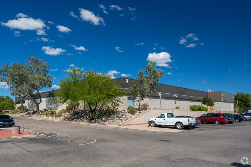 2380 E Medina Rd, Tucson, AZ à vendre - Photo principale – Image 1 sur 5