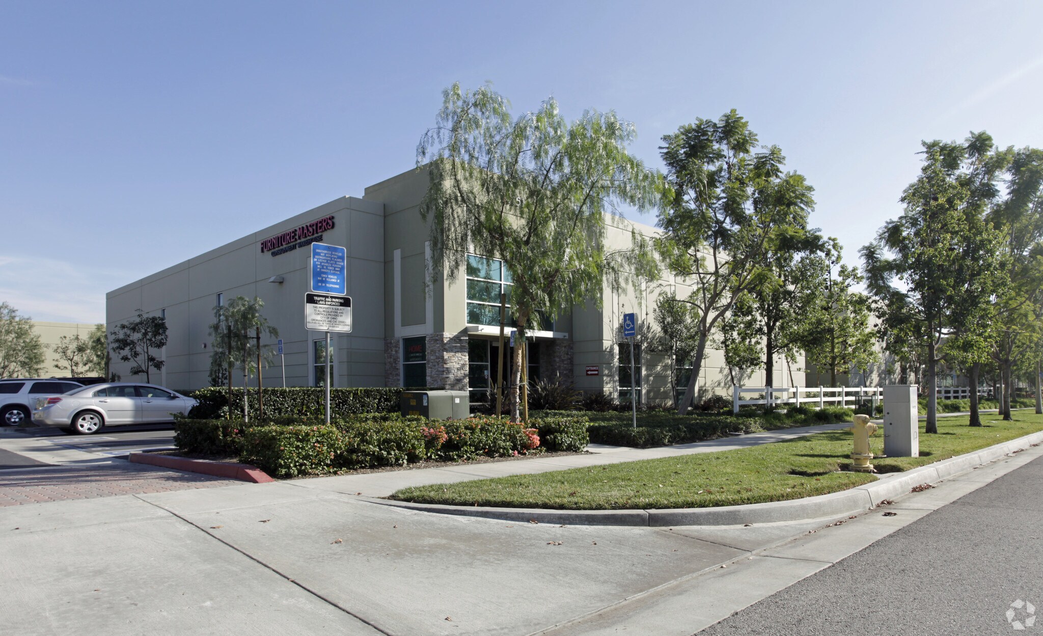 14151 Fern Ave, Chino, CA à louer Photo principale– Image 1 sur 9