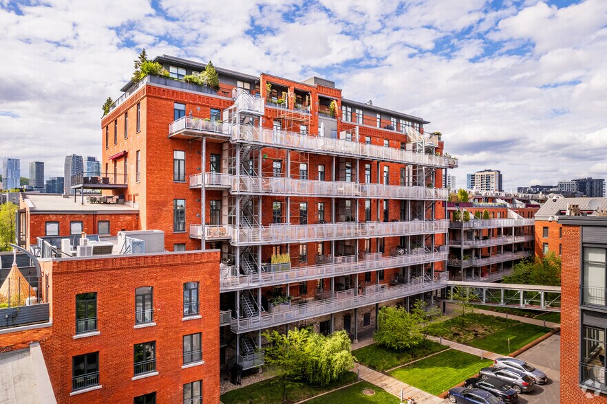 1701-1713 Rue Saint-Patrick, Montréal, QC à vendre - Photo de l’immeuble – Image 2 sur 3