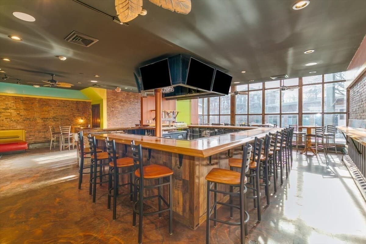 11 Elm St, Amesbury, MA à louer Photo intérieure– Image 1 sur 25