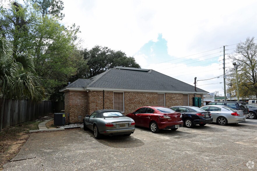 710 Underwood Ave, Pensacola, FL à louer - Photo de l’immeuble – Image 3 sur 5