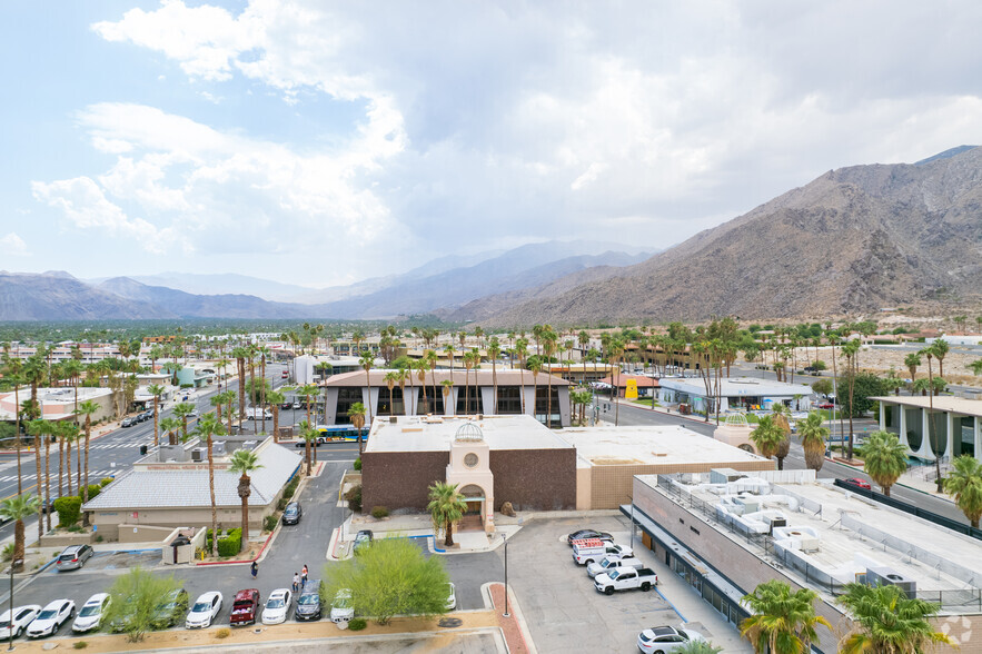 450 S Palm Canyon Dr, Palm Springs, CA à louer - Aérien – Image 1 sur 7