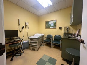 16070 Tuscola Rd, Apple Valley, CA à louer Photo intérieure– Image 2 sur 8