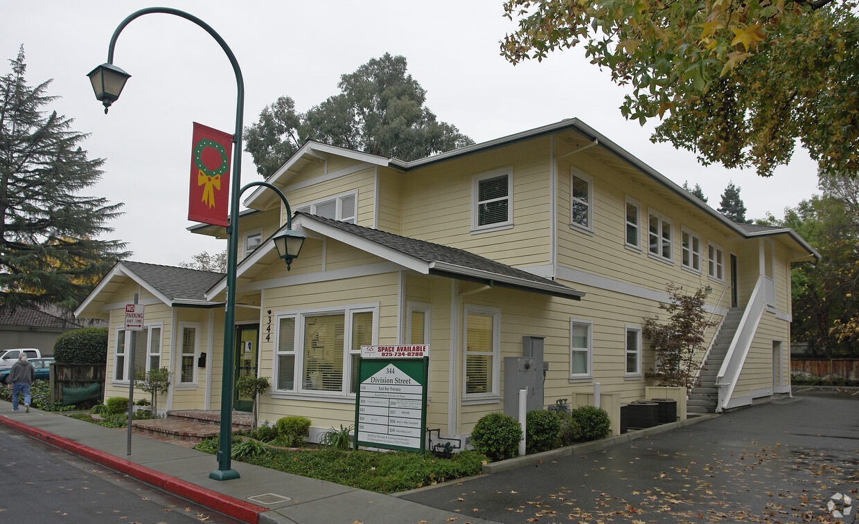 344 Division St, Pleasanton, CA à louer Photo intérieure– Image 1 sur 3