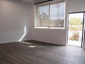 28497 Highway 74, Lake Elsinore, CA à louer Photo intérieure– Image 2 sur 5