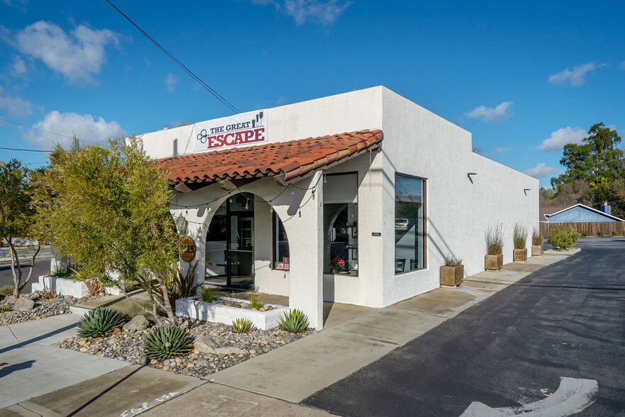 8115-8149 El Camino Real, Atascadero, CA à louer - Photo de l’immeuble – Image 1 sur 27