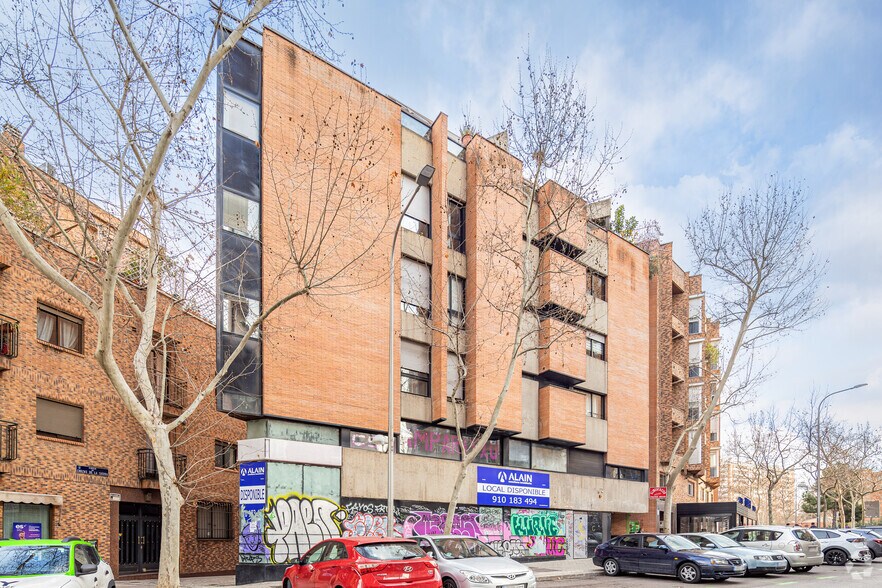 Immeuble residentiel dans Madrid, Madrid à vendre - Photo principale – Image 1 sur 5