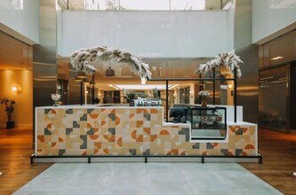 25-27 Rue D'Astorg, Paris à louer Photo de l’immeuble– Image 2 sur 17