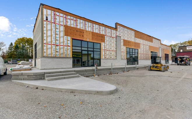 7713 Kent Blvd, Brockville, ON à louer - Photo de la construction – Image 3 sur 6
