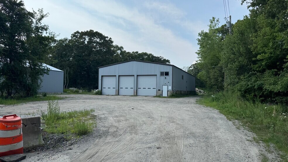 1710 Eagleville Rd, Tiverton, RI à louer - Photo de l’immeuble – Image 3 sur 9