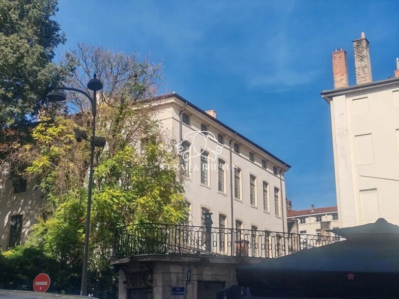 Local commercial dans Lyon à louer - Photo de l’immeuble – Image 1 sur 1