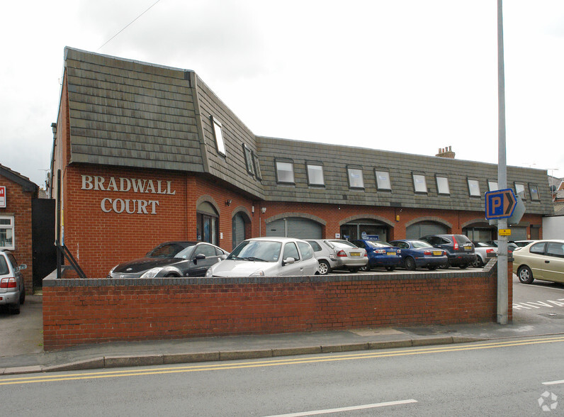24 Bradwall Rd, Sandbach à louer - Photo principale – Image 1 sur 8