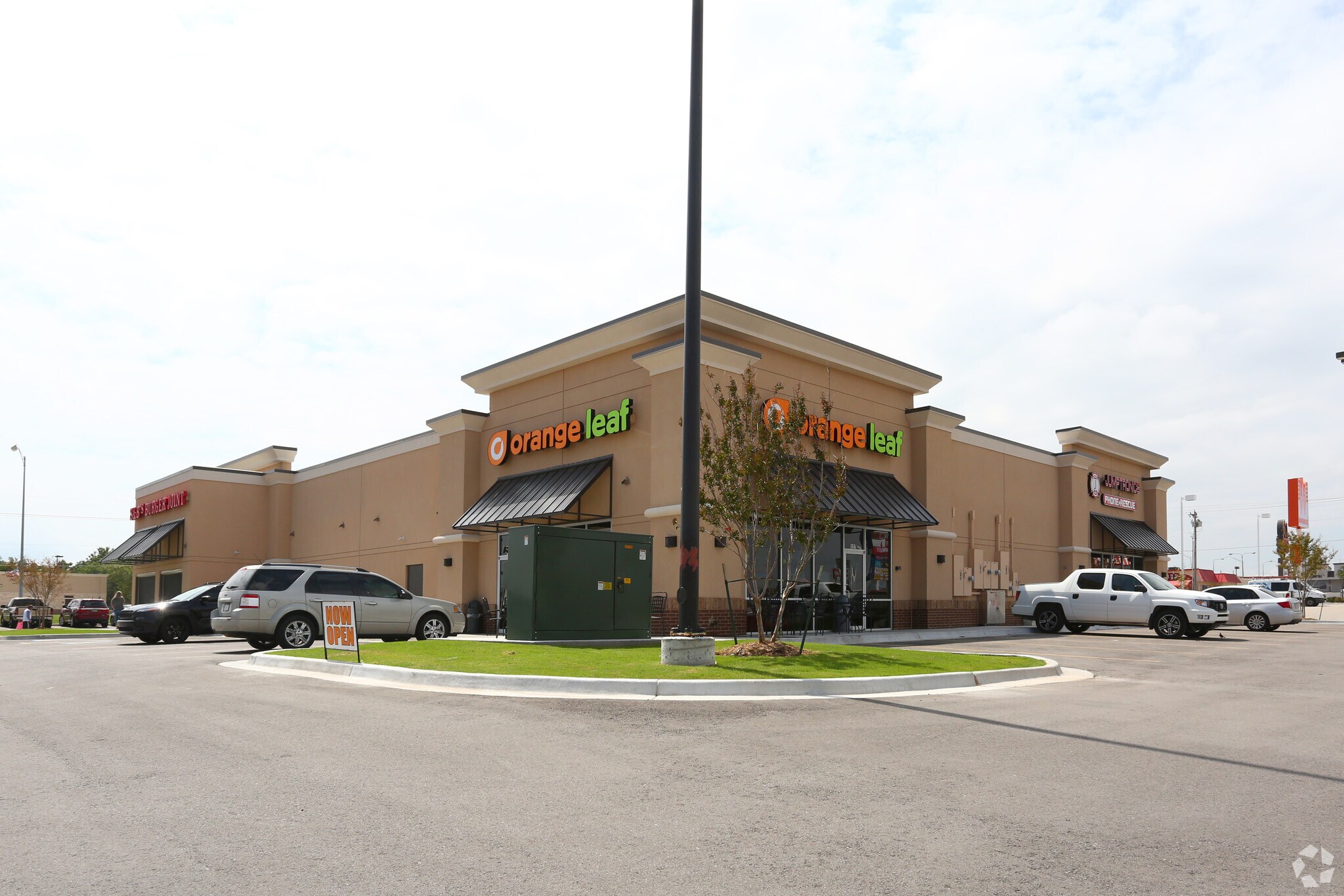 123-131 E Ok-152, Mustang, OK à louer Photo principale– Image 1 sur 5