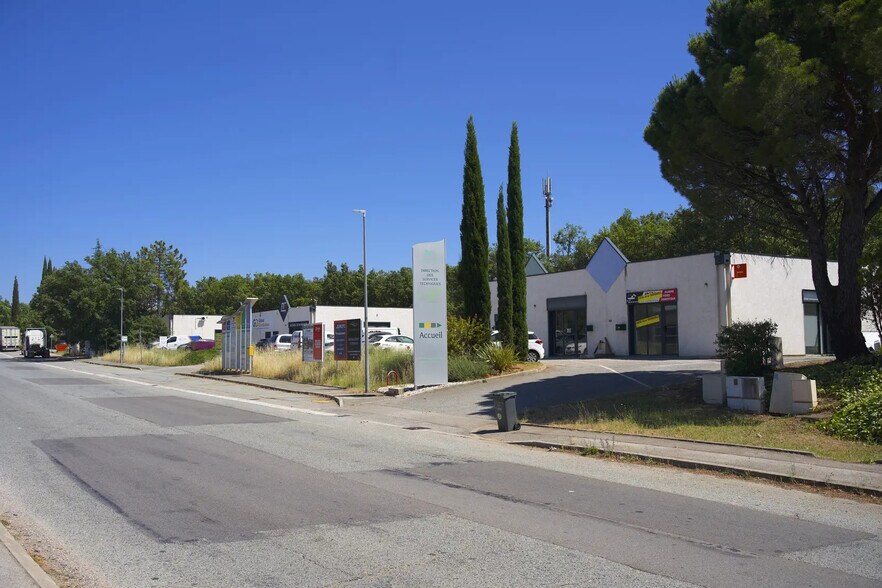 Local commercial dans Brignoles à louer - Photo de l’immeuble – Image 2 sur 6