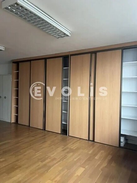 Bureau dans Châtillon à louer - Photo intérieure – Image 3 sur 7