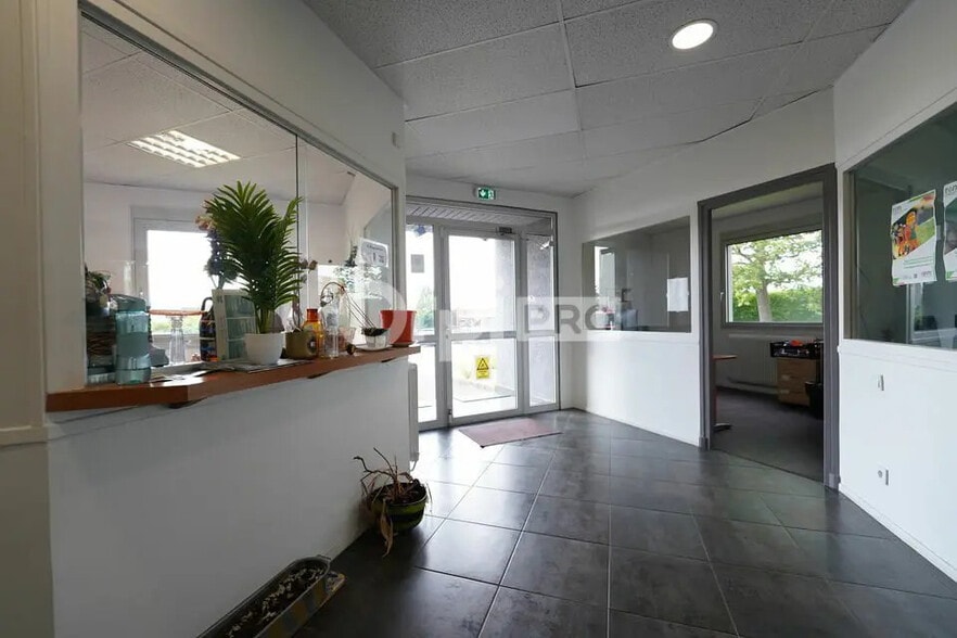 Bureau dans Rillieux-la-Pape à louer - Photo de l’immeuble – Image 2 sur 12