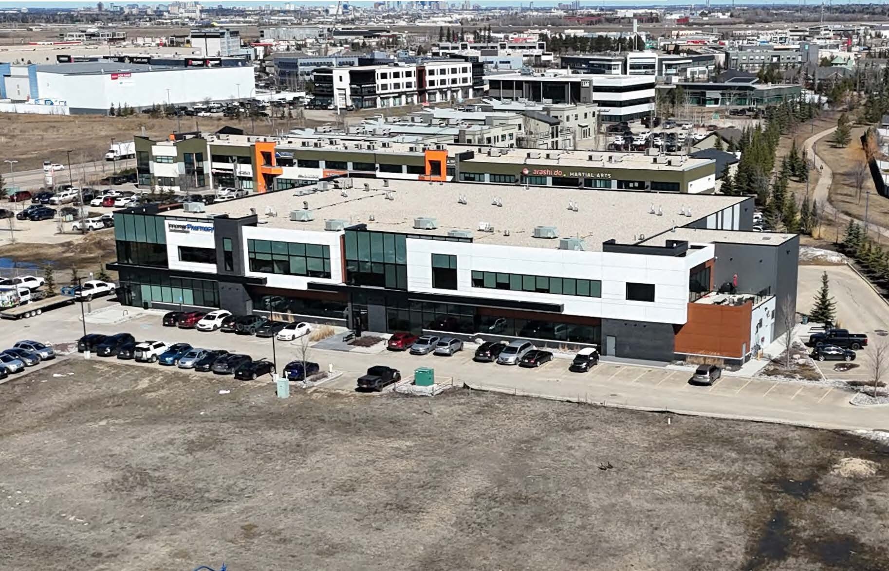 4316 Savaryn Dr SW, Edmonton, AB à vendre Photo principale– Image 1 sur 3