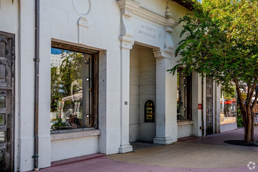 910 Lincoln Rd, Miami Beach, FL à louer - Photo de l’immeuble – Image 3 sur 5