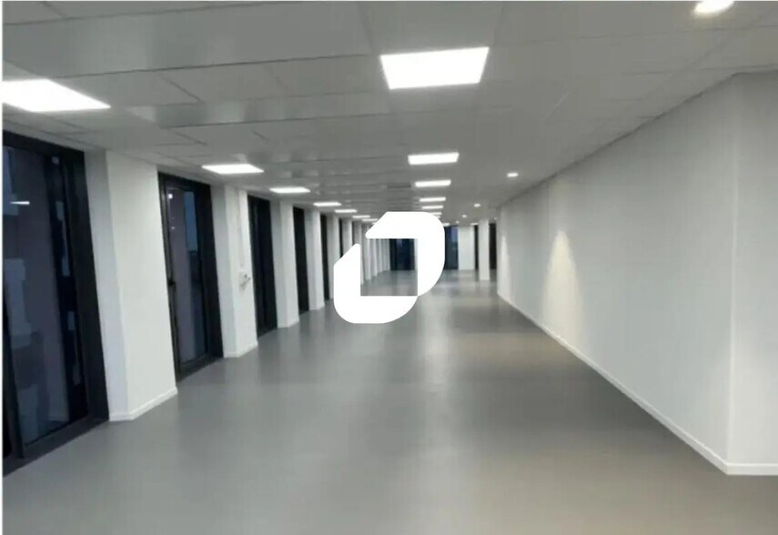 Bureau dans Lille à louer - Photo de l’immeuble – Image 3 sur 7