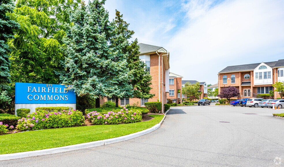 271 US Highway 46, Fairfield, NJ à vendre - Photo de l’immeuble – Image 1 sur 9